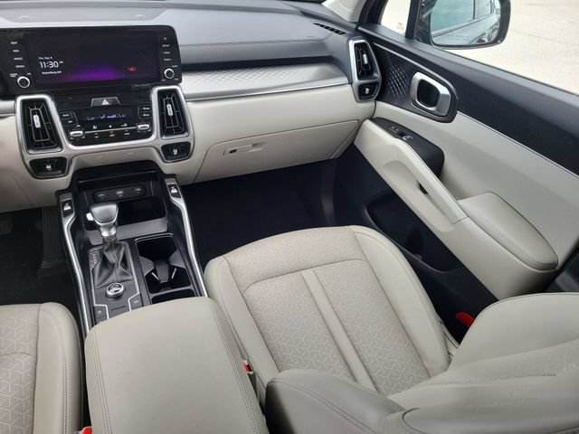 Used 2022 Kia Sorento S w/ Panoramic Sunroof Package FWD image 14