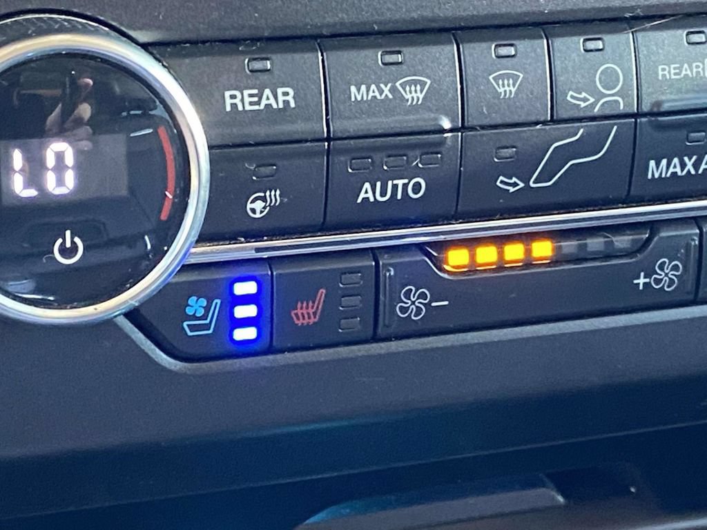Used 2019 Ford Expedition Platinum AWD/4WD image 27