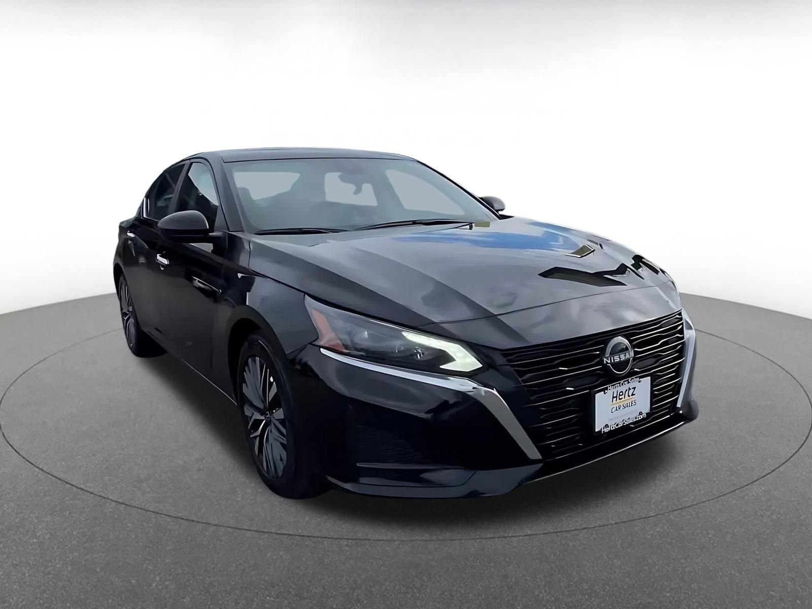 Used 2025 Nissan Altima 2.5 SV FWD image 3
