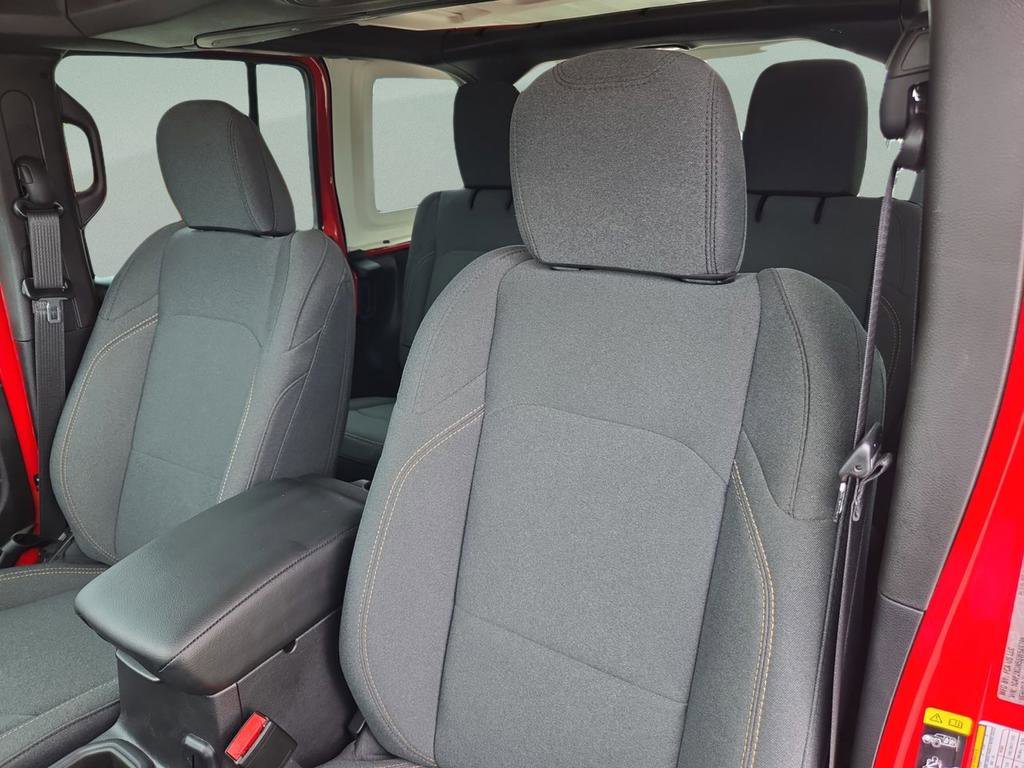 Certified 2025 Jeep Wrangler Sport image 22