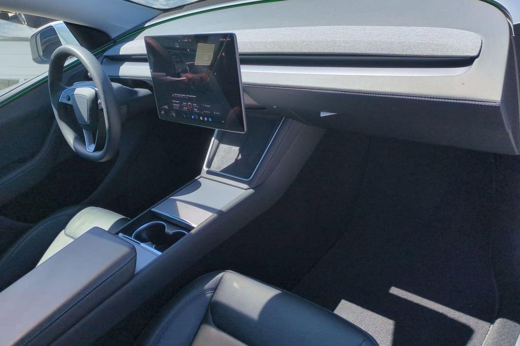Used 2026 Tesla Model Y Long Range AWD/4WD image 16