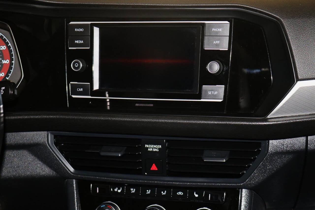 Used 2019 Volkswagen Jetta SE w/ Cold Weather Package FWD image 38