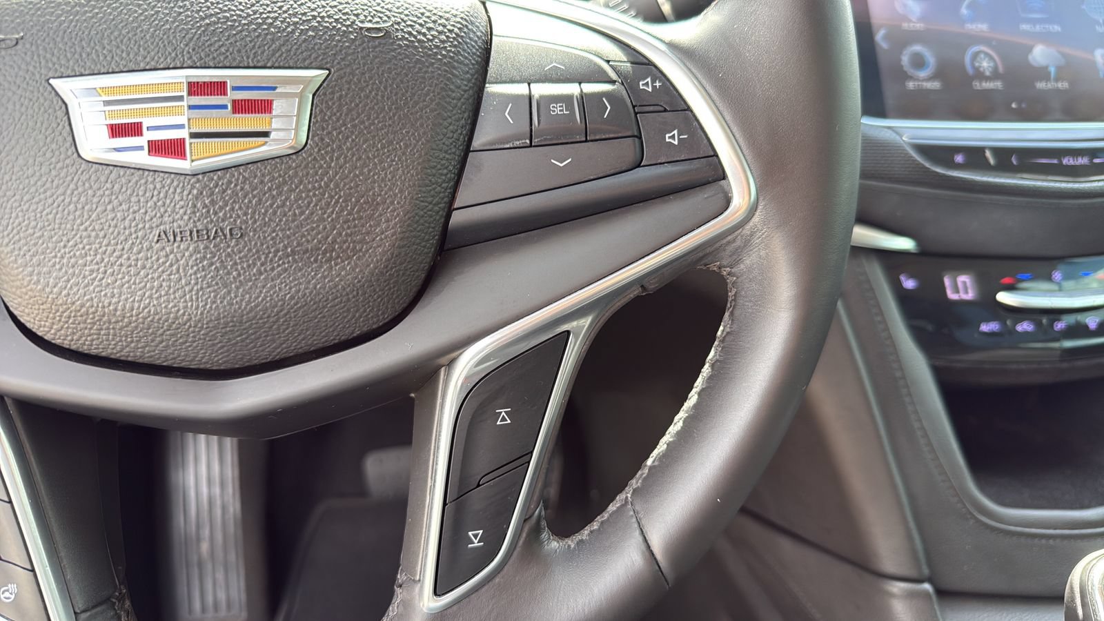 Used 2017 Cadillac XT5 Luxury w/ Driver Awareness Package FWD image 15