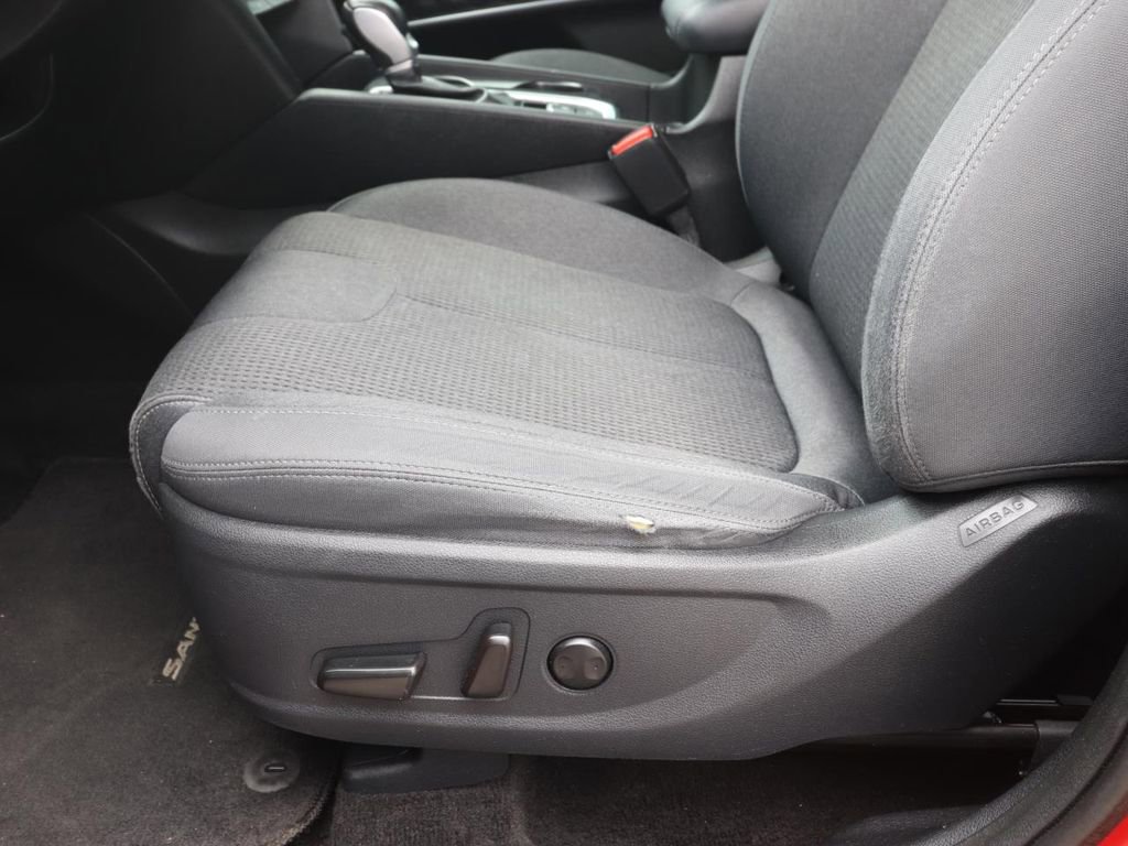 Used 2019 Hyundai Santa Fe SEL FWD image 16