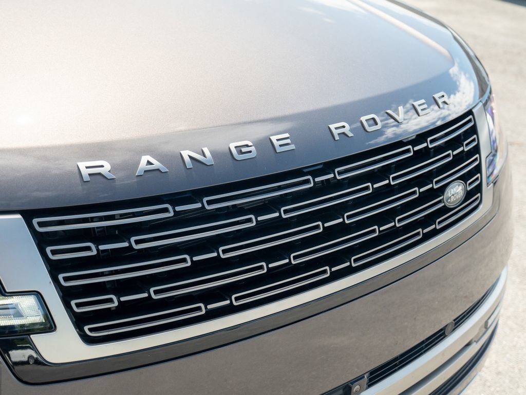 Used 2025 Land Rover Range Rover SE AWD/4WD image 16