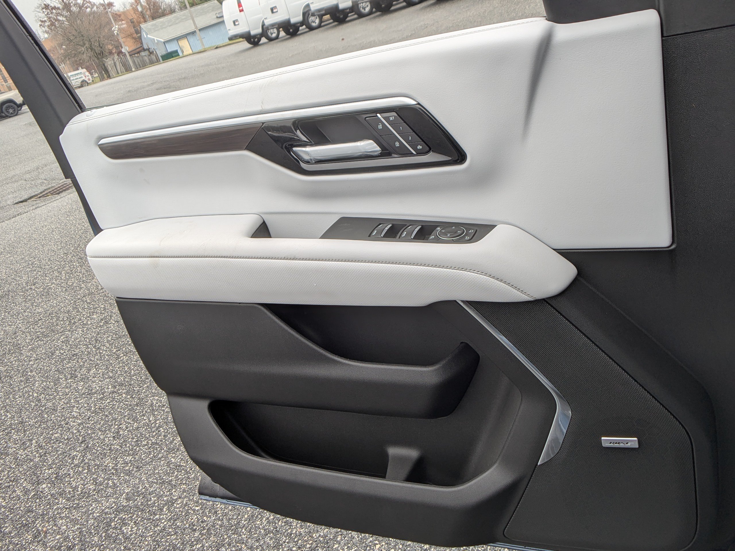 New 2026 Chevrolet Suburban Premier w/ Sun And Tow Package AWD/4WD image 24