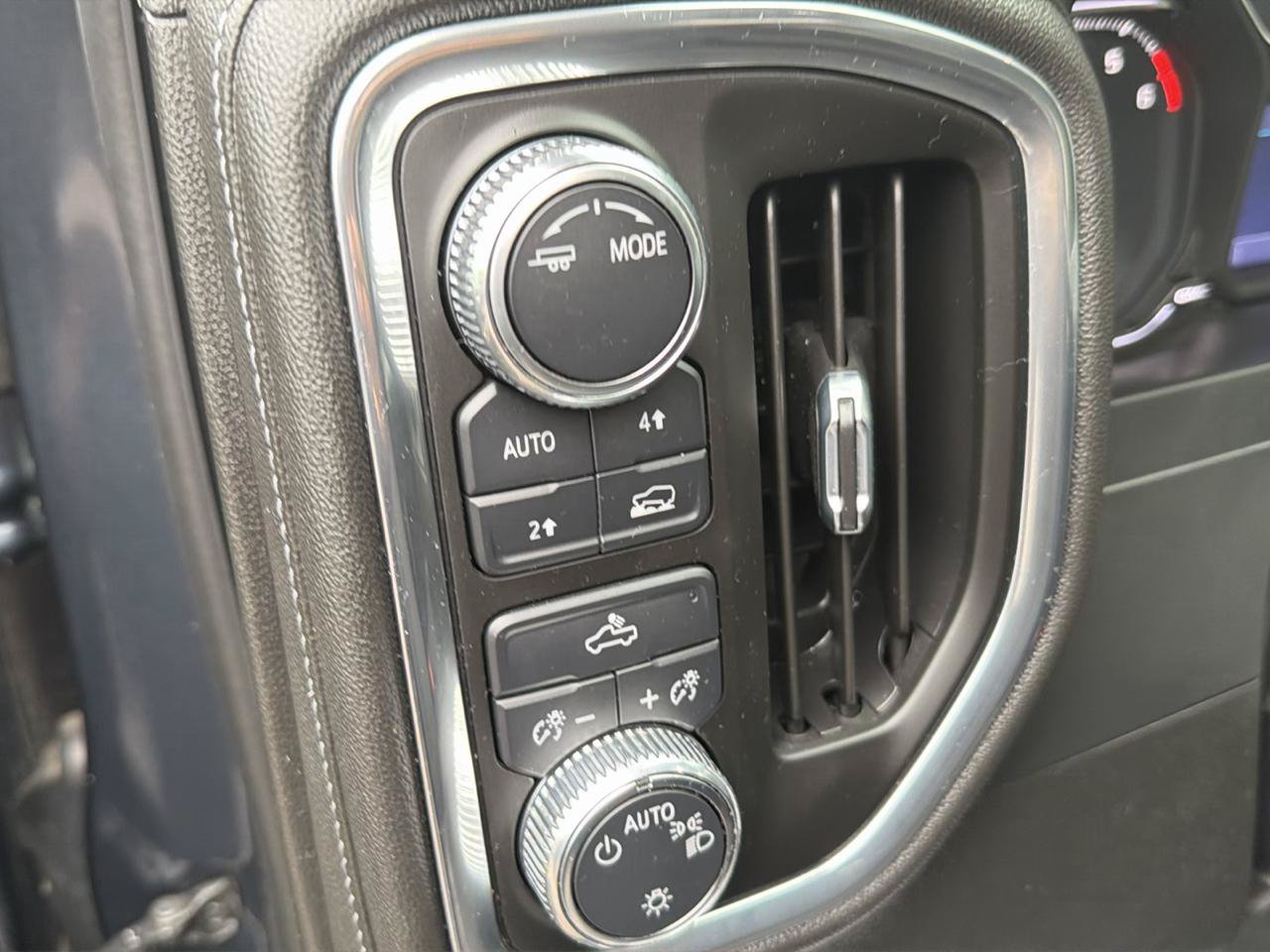 Used 2021 GMC Sierra 1500 SLE AWD/4WD image 19