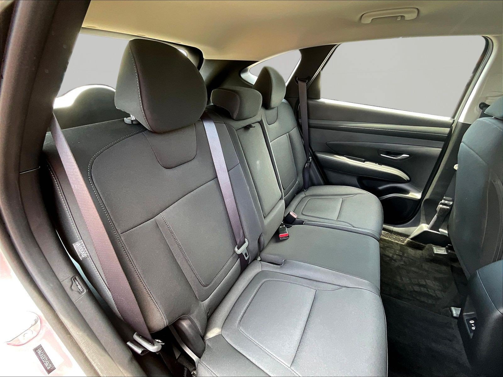 Certified 2025 Hyundai Tucson SE FWD image 25
