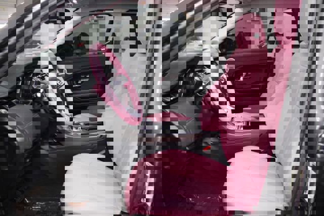 Used 2018 Land Rover Range Rover Evoque SE Premium image 11