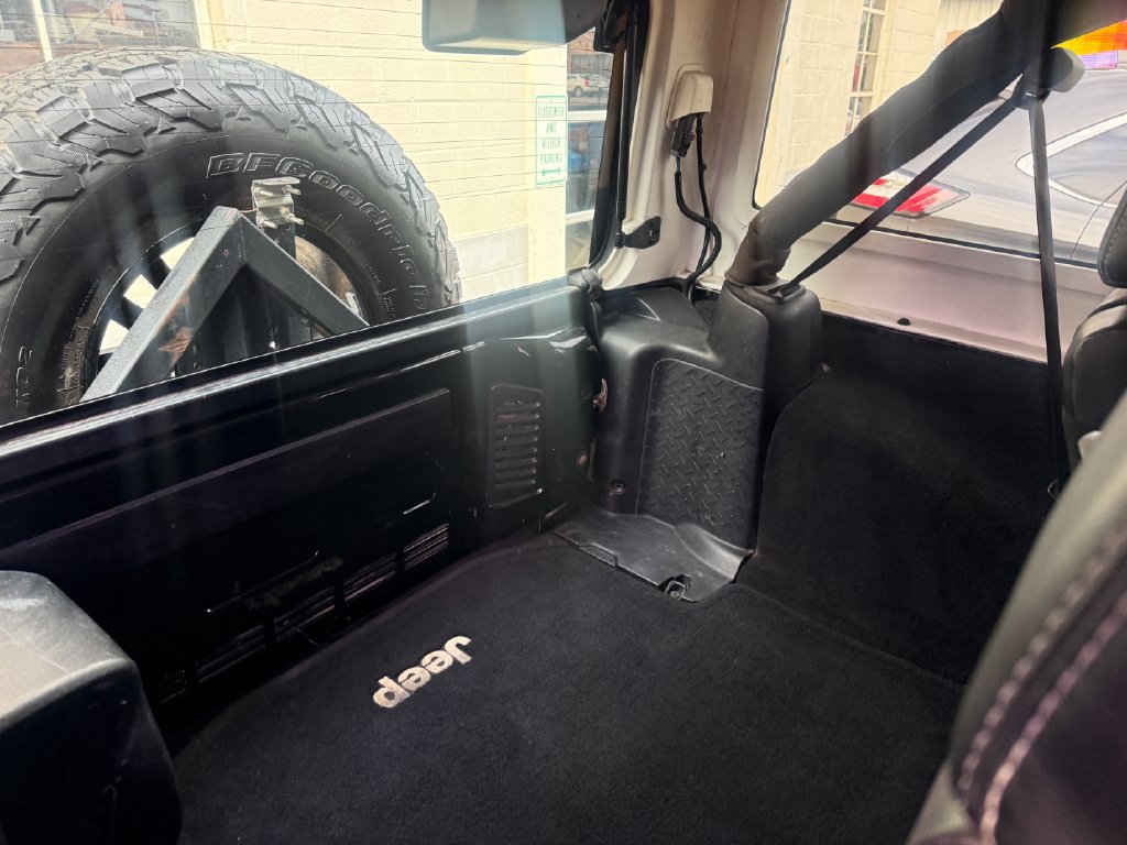 Used 2013 Jeep Wrangler Unlimited Sport w/ Connectivity Group AWD/4WD image 15