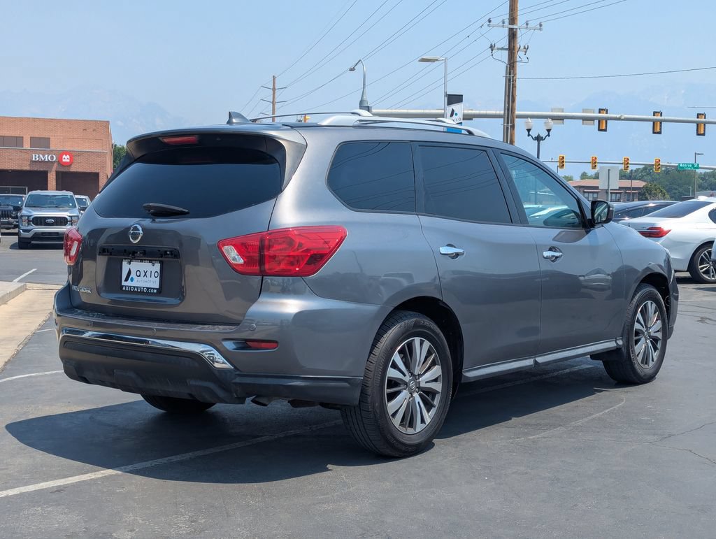 Used 2019 Nissan Pathfinder S FWD image 4