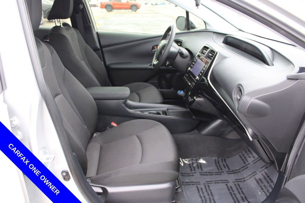 Used 2020 Toyota Prius LE image 20