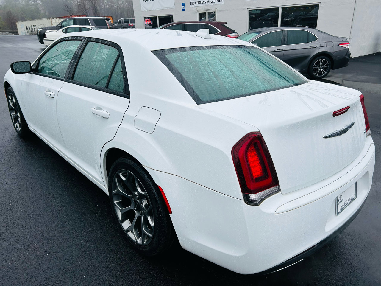 Used 2018 Chrysler 300 Touring w/ Sport Appearance Package image 3