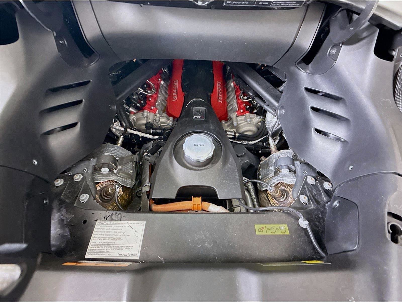 Used 2022 Ferrari SF90 Spider image 28