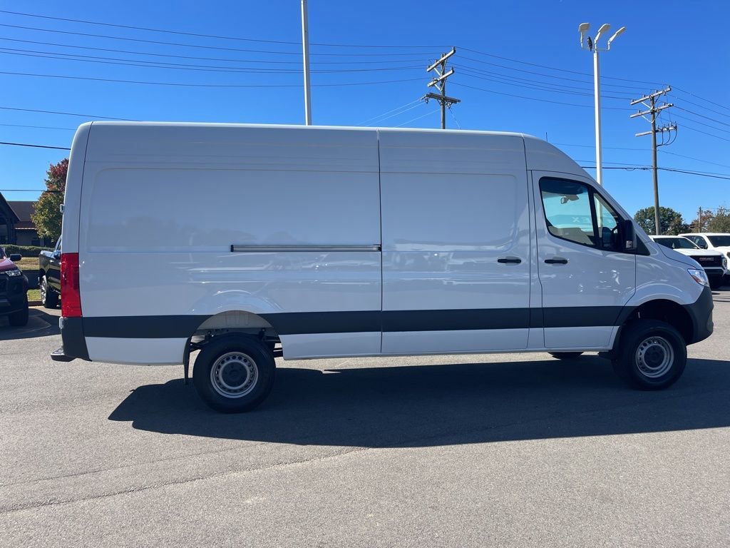 Used 2025 Mercedes-Benz Sprinter 2500 image 6