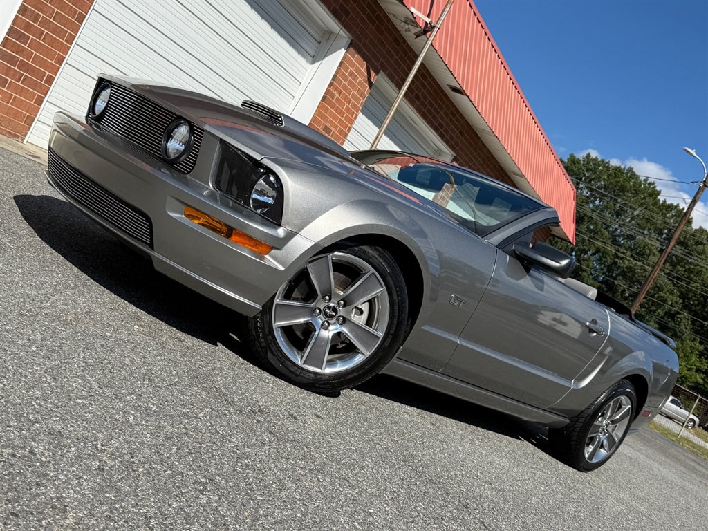 Used 2008 Ford Mustang GT RWD image 8
