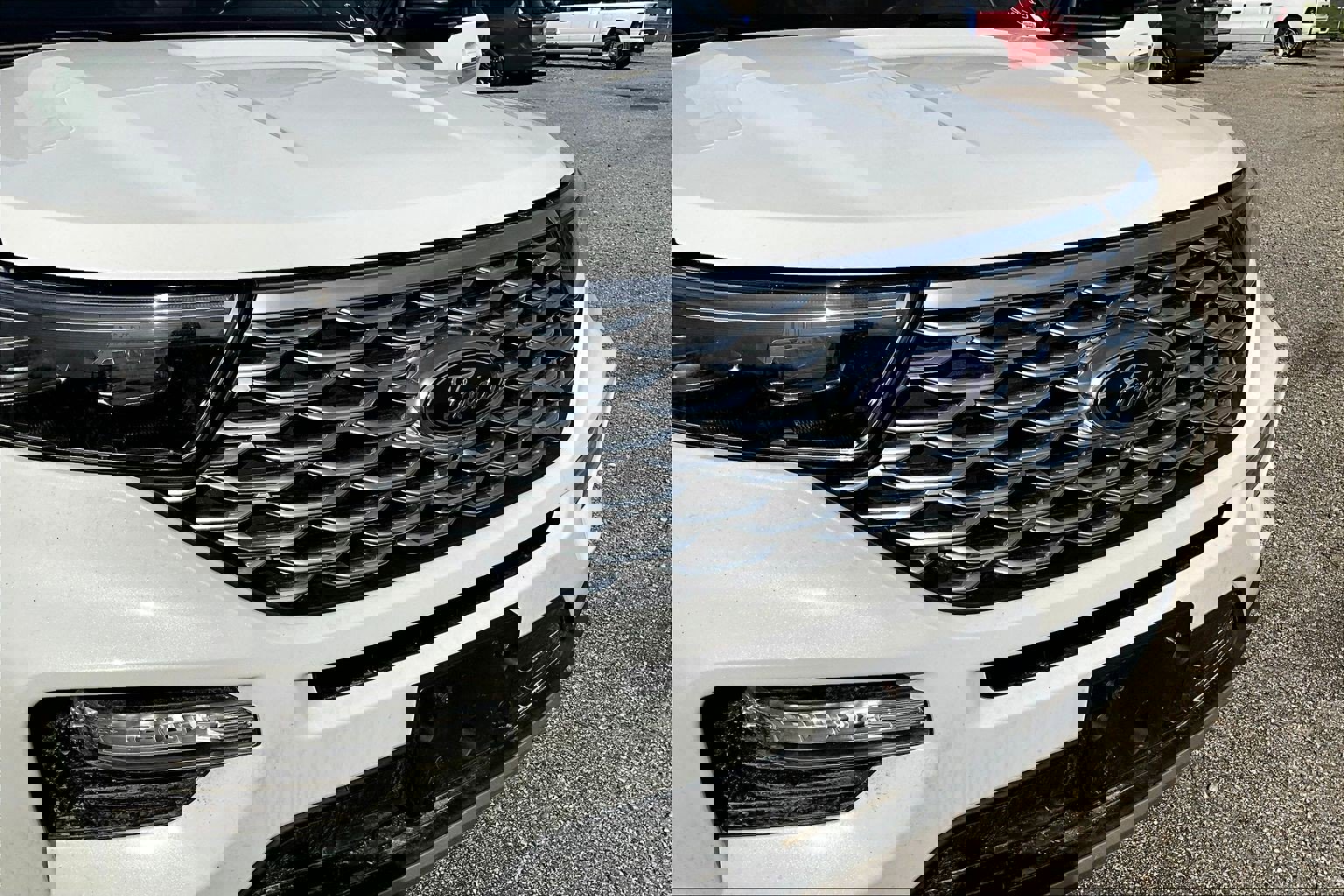 Used 2022 Ford Explorer Platinum w/ Technology Package image 32