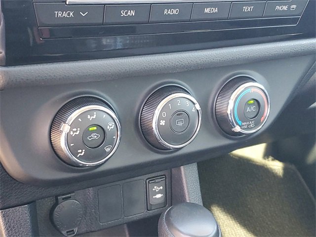 Used 2014 Toyota Corolla L image 25