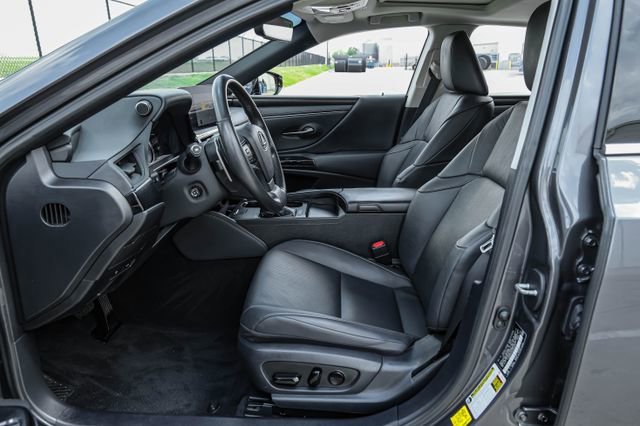 Used 2023 Lexus ES 350 w/ Premium Package FWD image 3