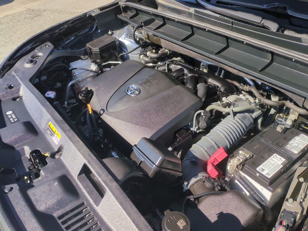 Used 2021 Toyota Highlander XLE image 31