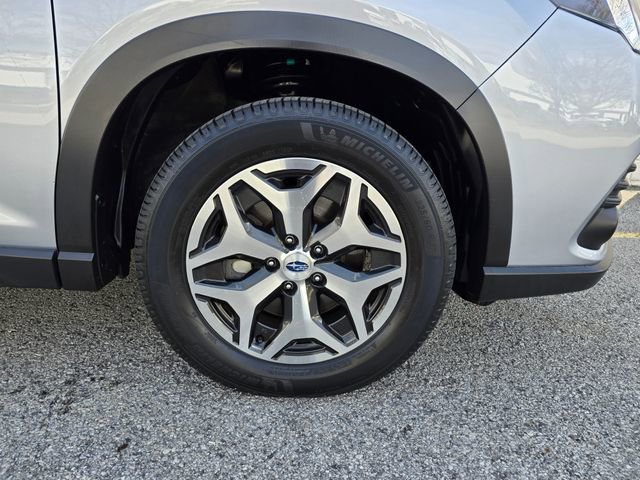 Used 2022 Subaru Forester Premium image 3
