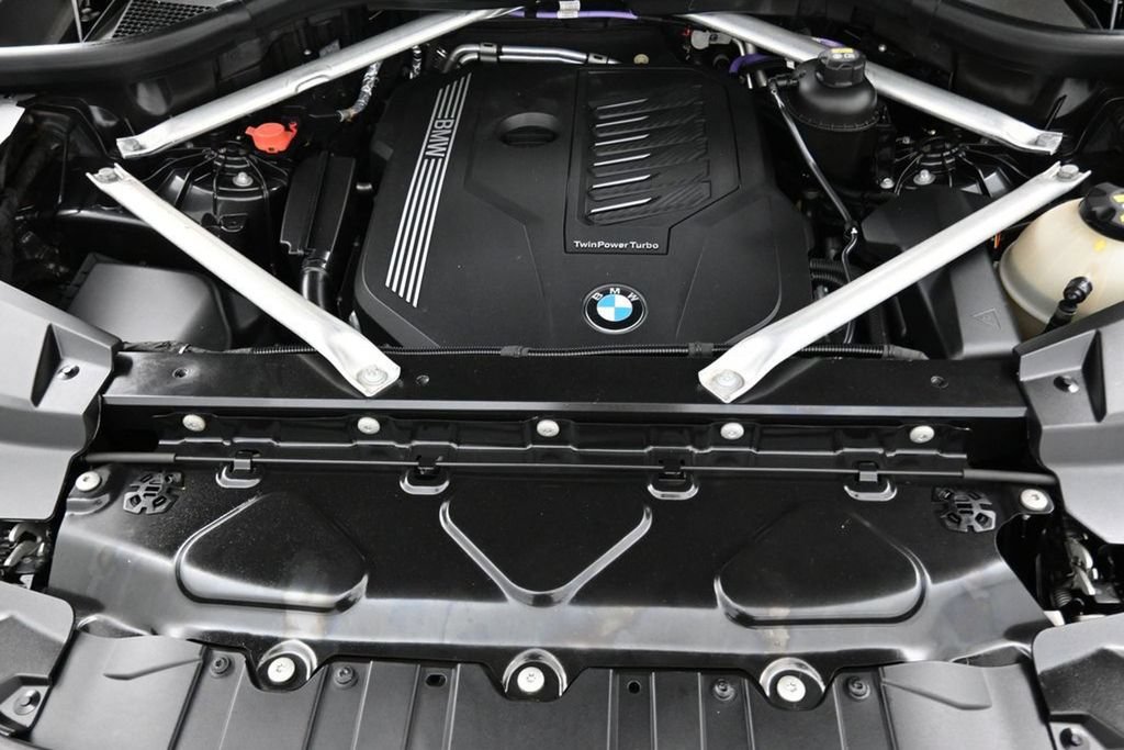 Used 2023 BMW X5 xDrive40i AWD/4WD image 8