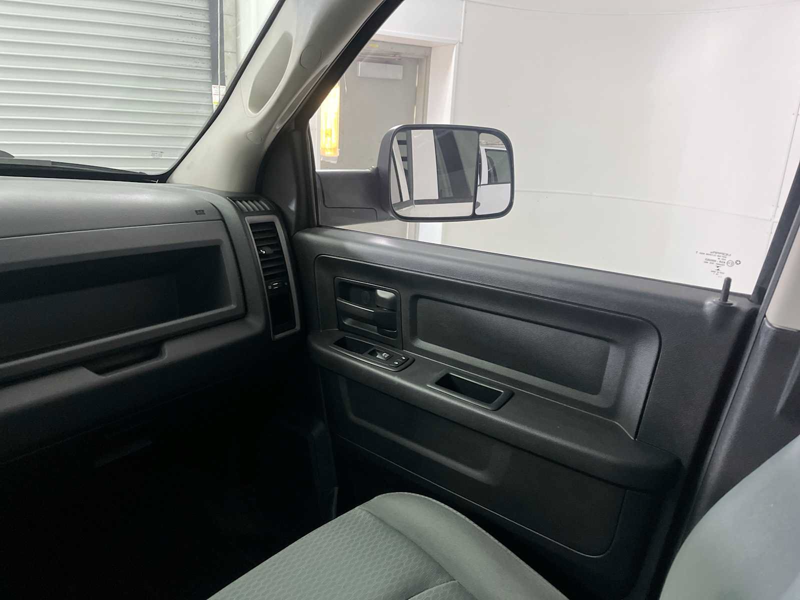 Used 2017 RAM 2500 Tradesman w/ Chrome Appearance Group AWD/4WD image 11