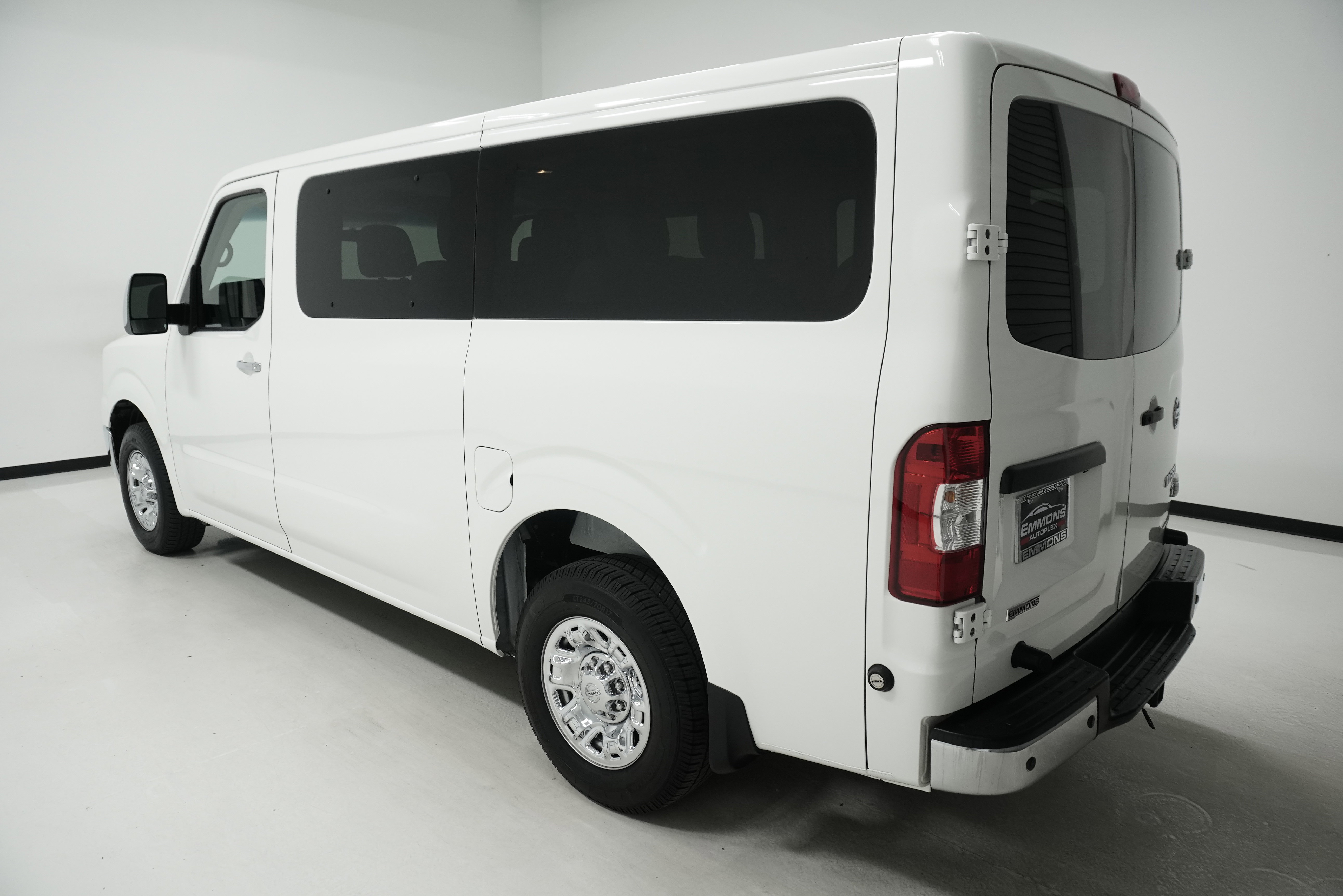 Used 2020 Nissan NV 3500 SV w/ Navigation Package image 4