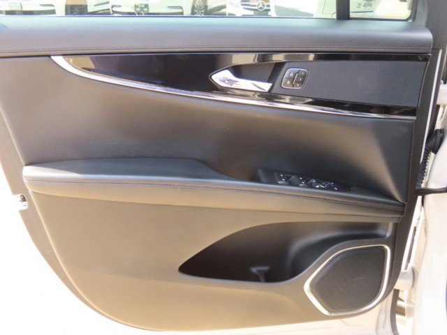 Certified 2023 Lincoln Nautilus FWD w/ Premium Package image 23