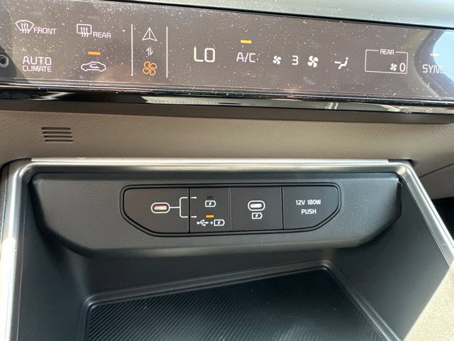 New 2026 Kia Carnival FWD image 37