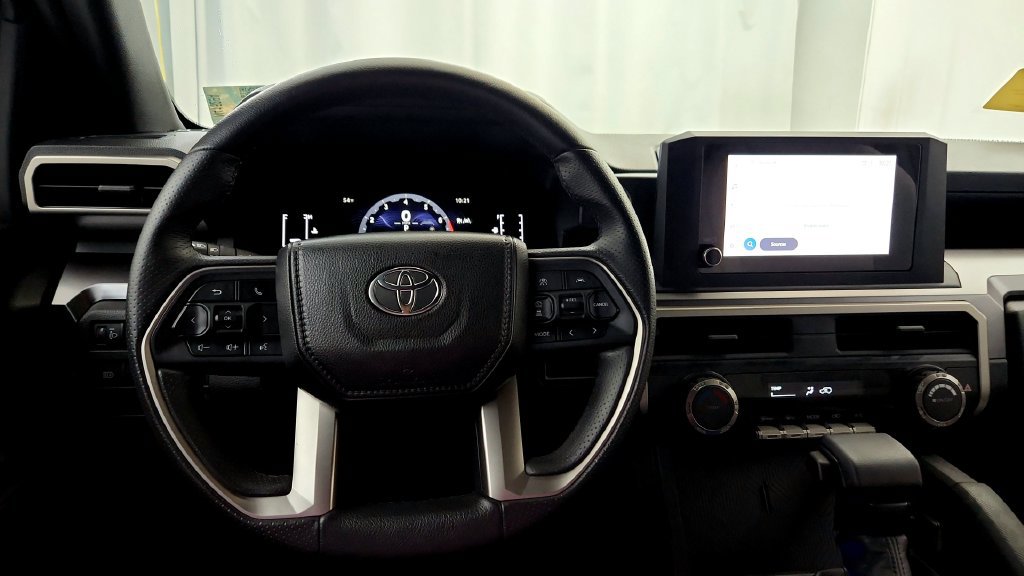 Certified 2025 Toyota 4Runner SR5 AWD/4WD image 25