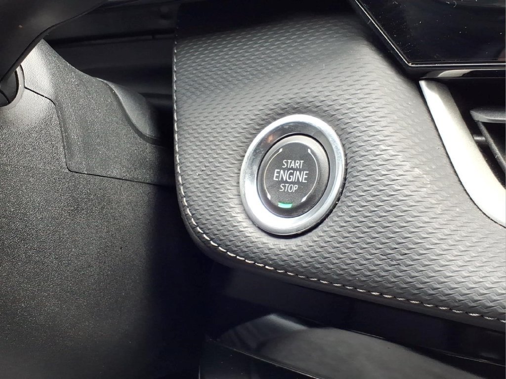 Used 2025 Chevrolet Equinox LT w/ Safety and Technology Package FWD image 21