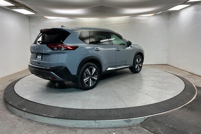 Used 2023 Nissan Rogue SL w/ SL Premium Package image 5