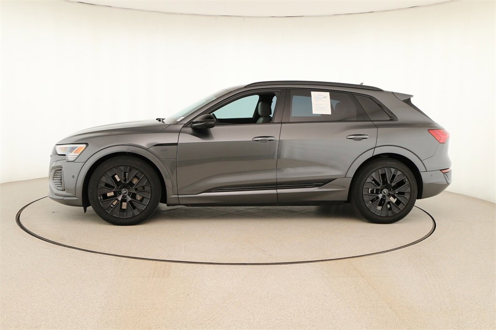 Certified 2024 Audi Q8 e-tron Prestige image 2