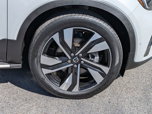 Certified 2023 Volvo XC40 B5 Plus w/ Driver Assist Package image 14