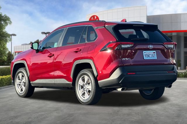 Certified 2022 Toyota RAV4 XLE w/ XLE Grade Weather Package AWD/4WD image 7