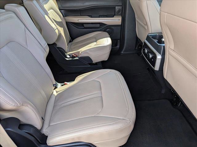 Used 2023 Ford Expedition Limited image 21