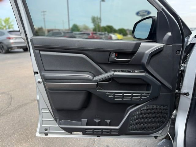 Used 2025 Toyota 4Runner SR5 AWD/4WD image 10