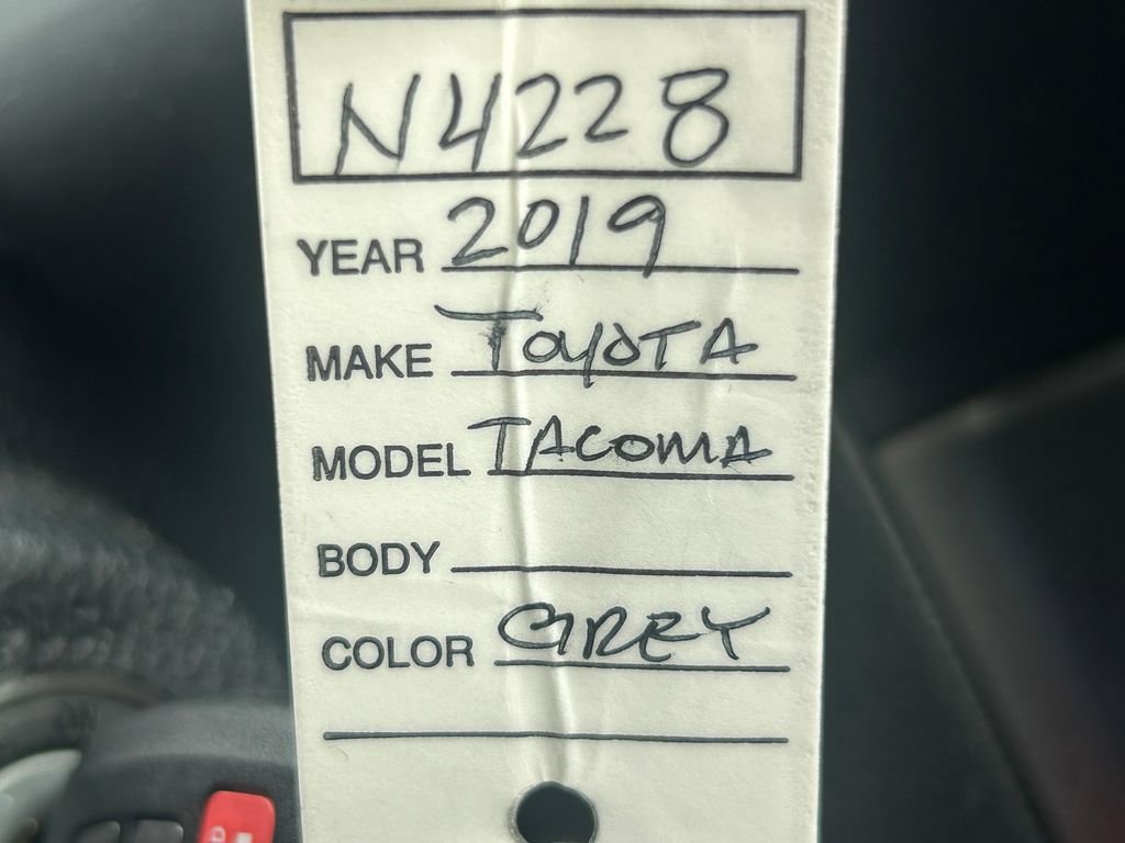 Used 2019 Toyota Tacoma SR5 AWD/4WD image 36