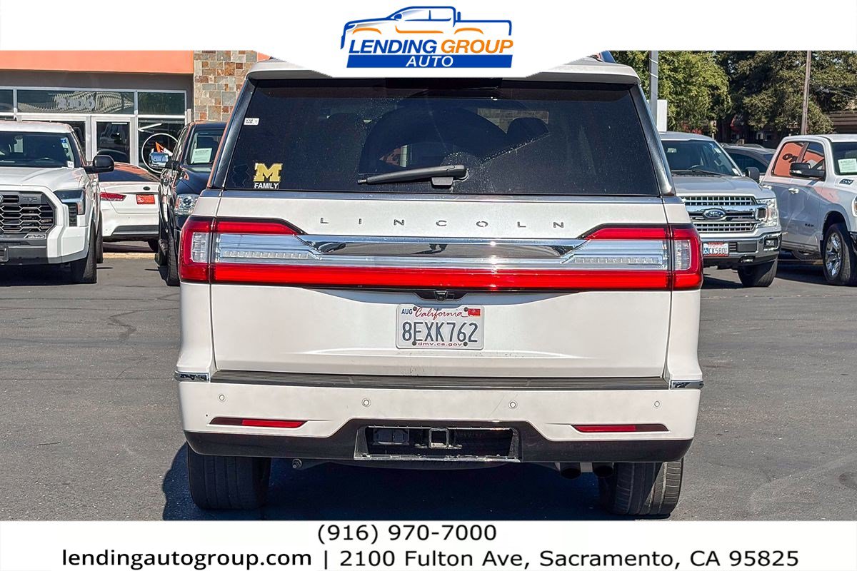 Used 2018 Lincoln Navigator L Reserve w/ Technology Package AWD/4WD image 3