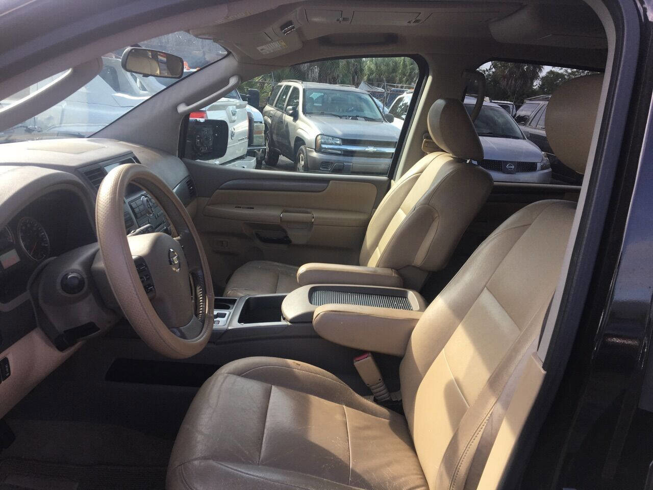 Used 2011 Nissan Armada SV image 12