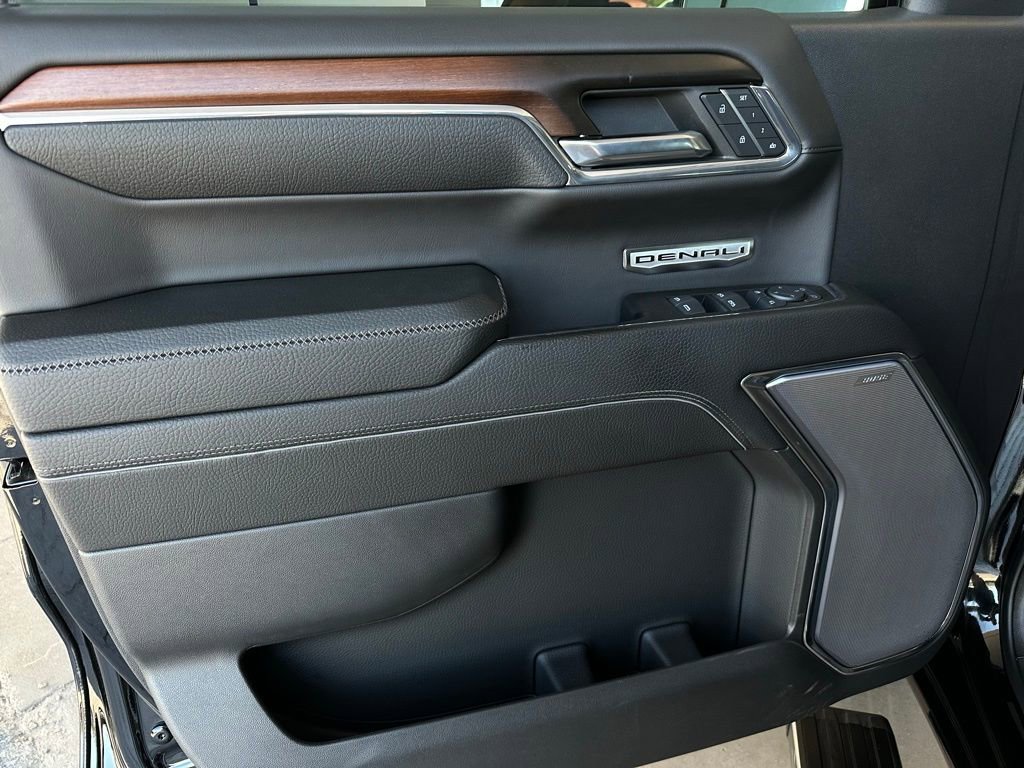 Used 2024 GMC Sierra 1500 Denali w/ Denali Reserve Package image 11