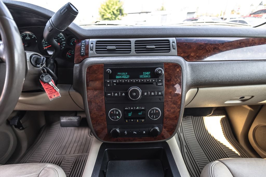 Used 2010 Chevrolet Tahoe LT AWD/4WD image 22