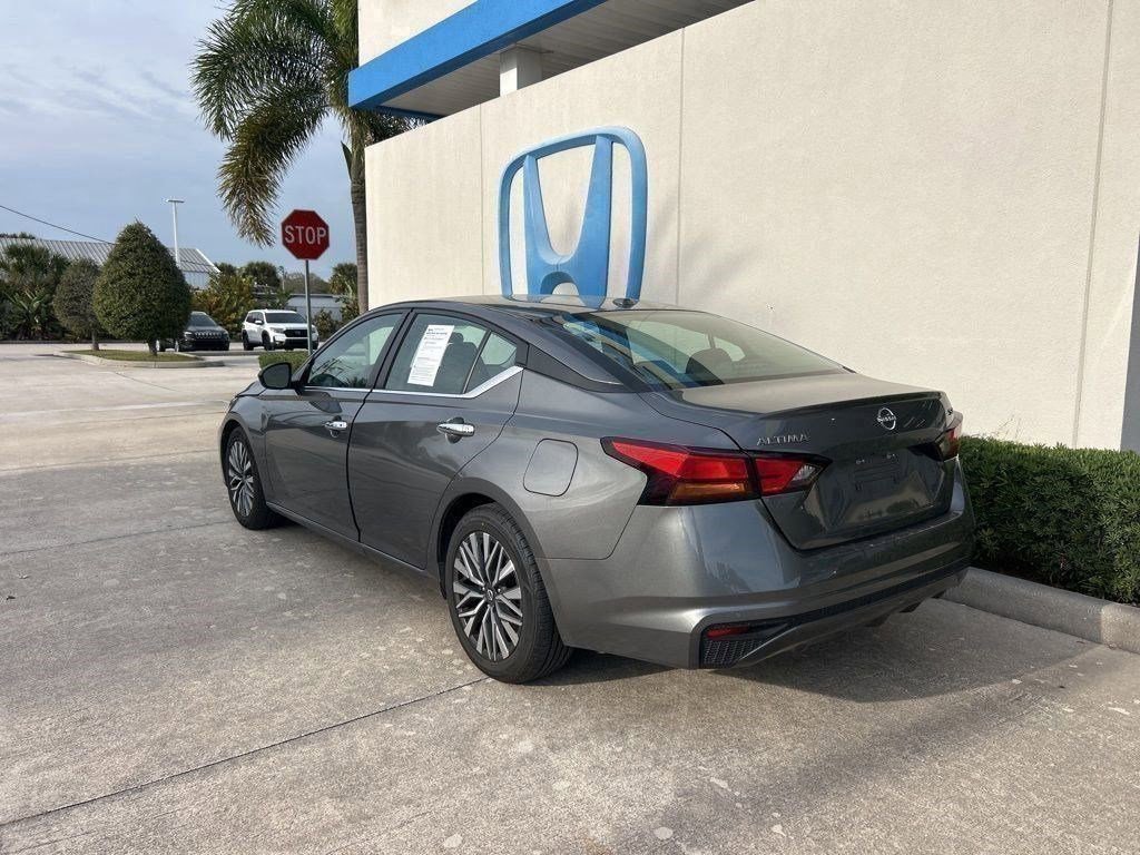 Used 2024 Nissan Altima 2.5 SV image 6