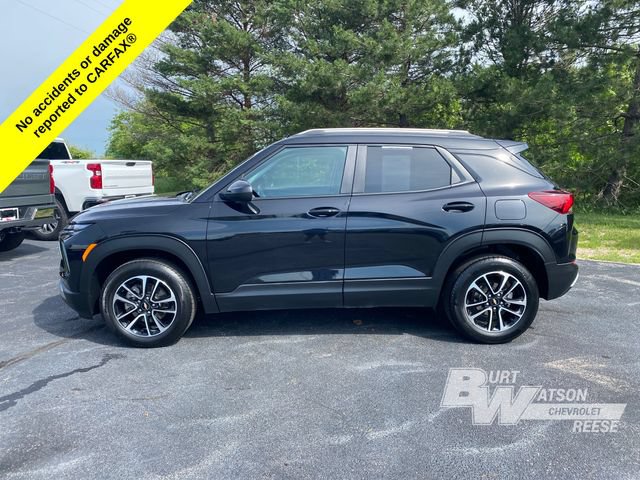 Used 2025 Chevrolet TrailBlazer LT w/ LT Cold Weather Package AWD/4WD image 3