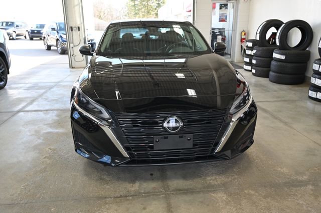 Used 2024 Nissan Altima 2.5 S image 2