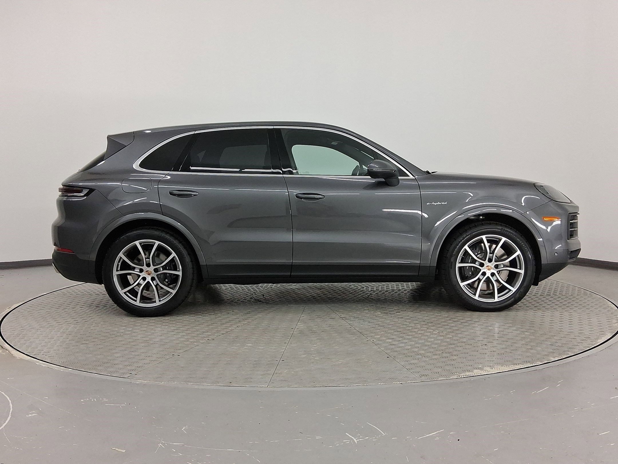 Used 2026 Porsche Cayenne E-Hybrid image 8