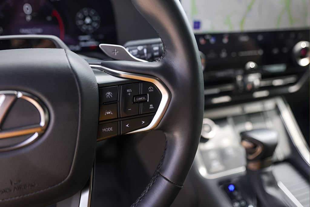 Used 2024 Lexus GX 550 AWD/4WD image 13