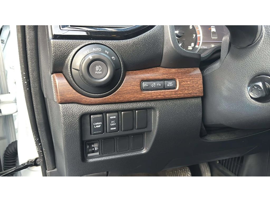 Used 2021 Nissan Titan Platinum Reserve w/ Moonroof Package image 22