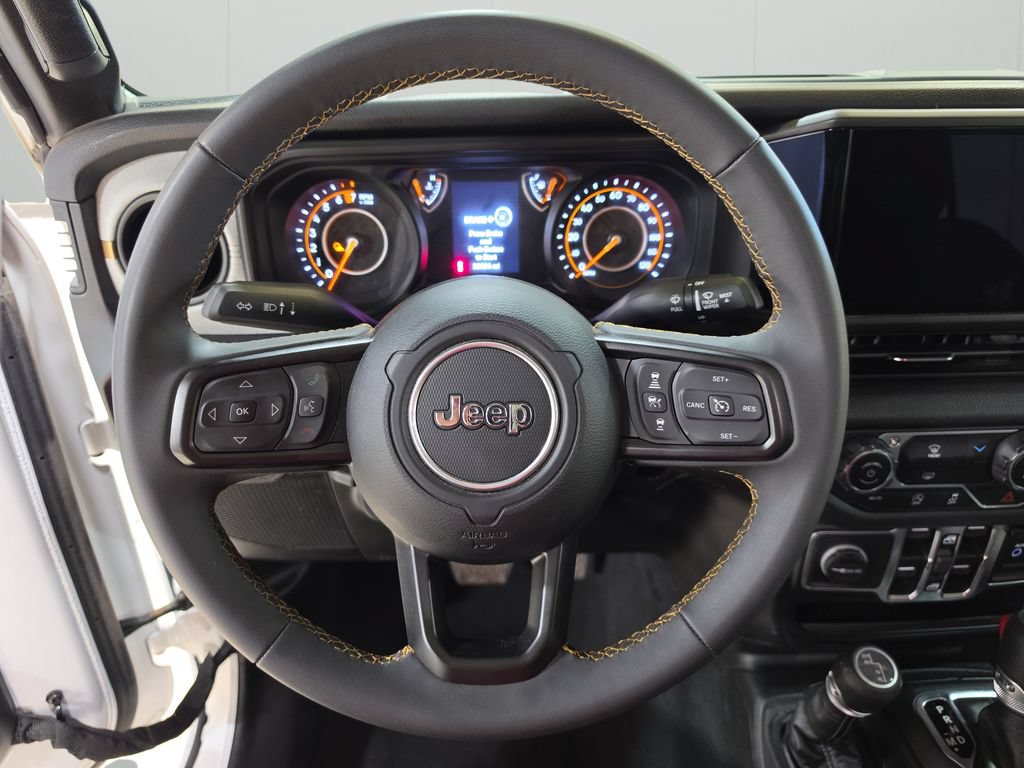 Certified 2025 Jeep Gladiator Sport AWD/4WD image 19